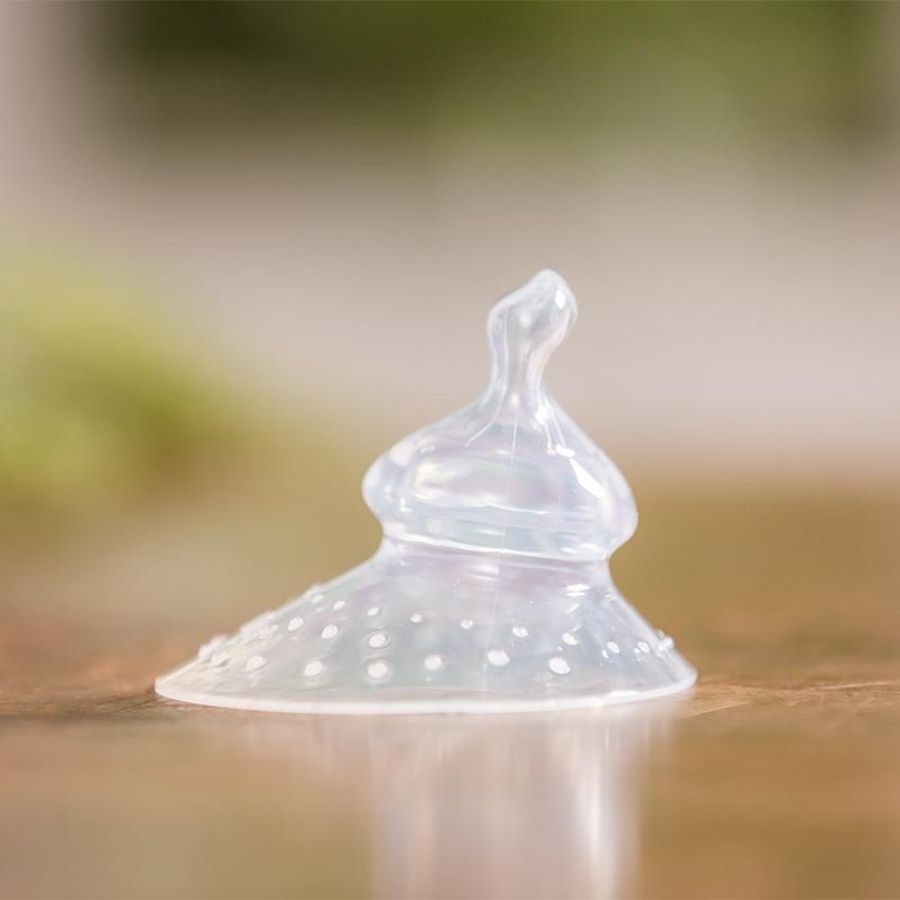 Haakaa - Breastfeeding Nipple Shield - Triangle Base